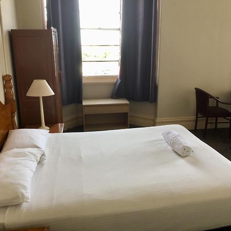 Hotel Gearin คาทุมบา ภายนอก รูปภาพ