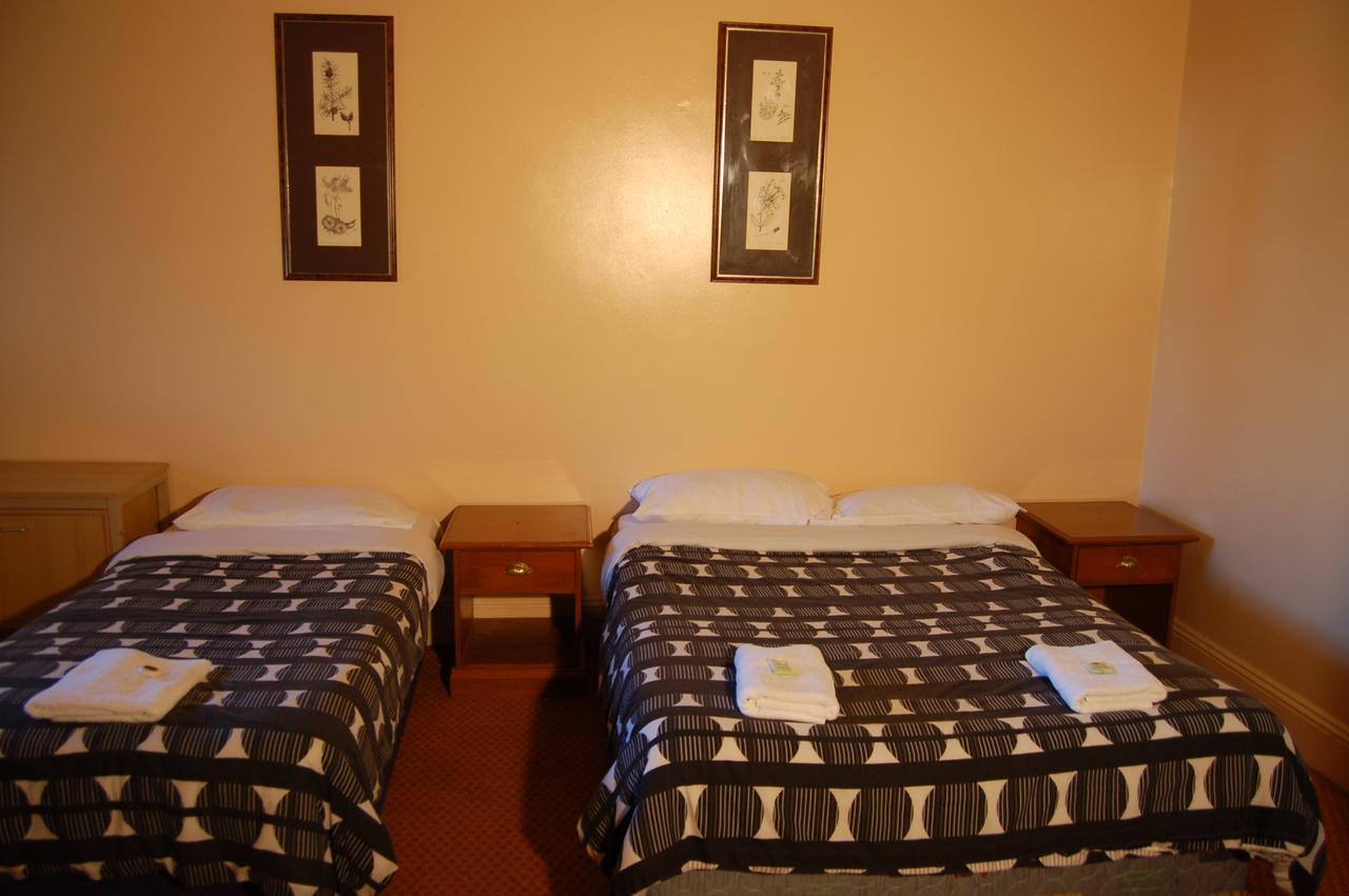 Hotel Gearin คาทุมบา ภายนอก รูปภาพ