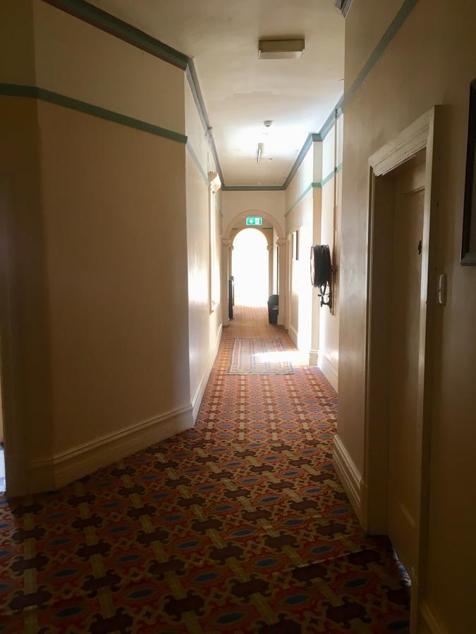 Hotel Gearin คาทุมบา ภายนอก รูปภาพ