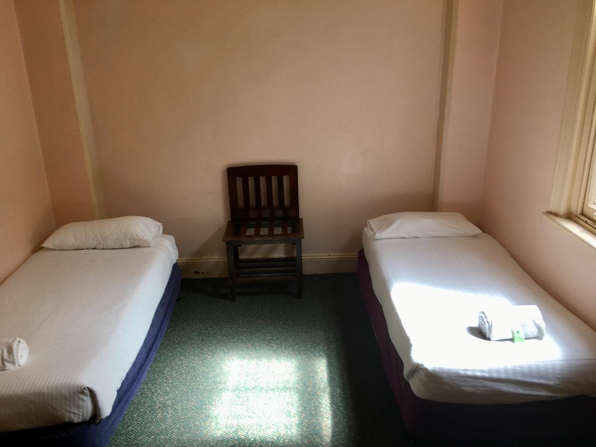 Hotel Gearin คาทุมบา ภายนอก รูปภาพ