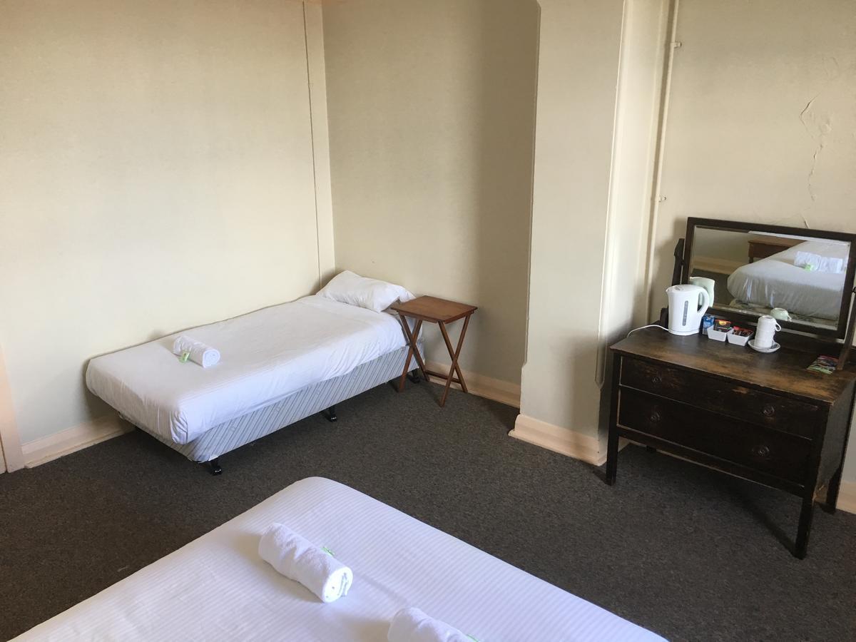 Hotel Gearin คาทุมบา ภายนอก รูปภาพ