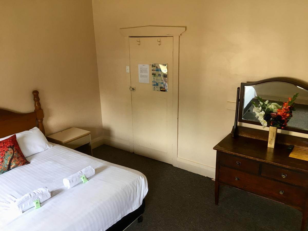 Hotel Gearin คาทุมบา ภายนอก รูปภาพ