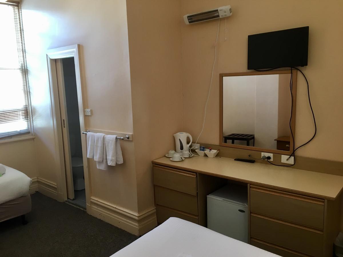 Hotel Gearin คาทุมบา ภายนอก รูปภาพ